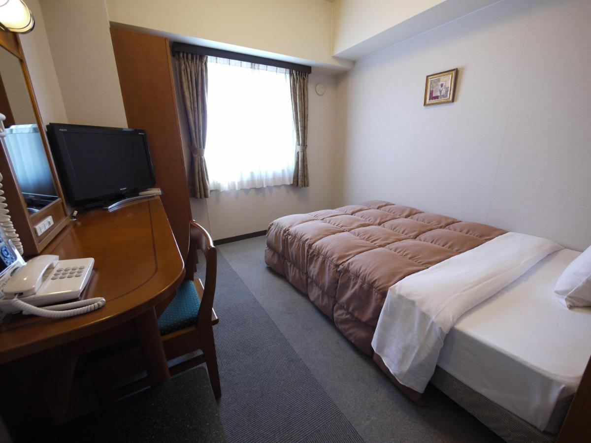 Hotel Route-Inn Matsusaka Ekihigashi Buitenkant foto